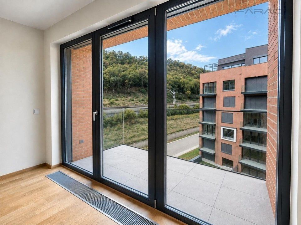 2+kk, Švarcova,Praha 8, Karlín, 55 m² - 2