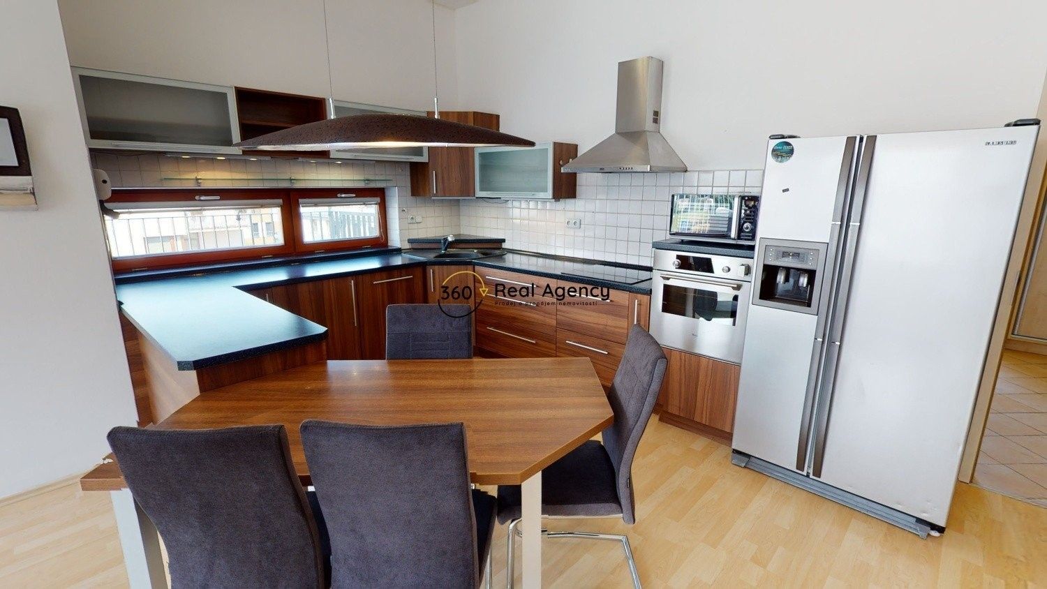 Pronájem byt 3+kk - Laudonova 437, Praha, 135 m²