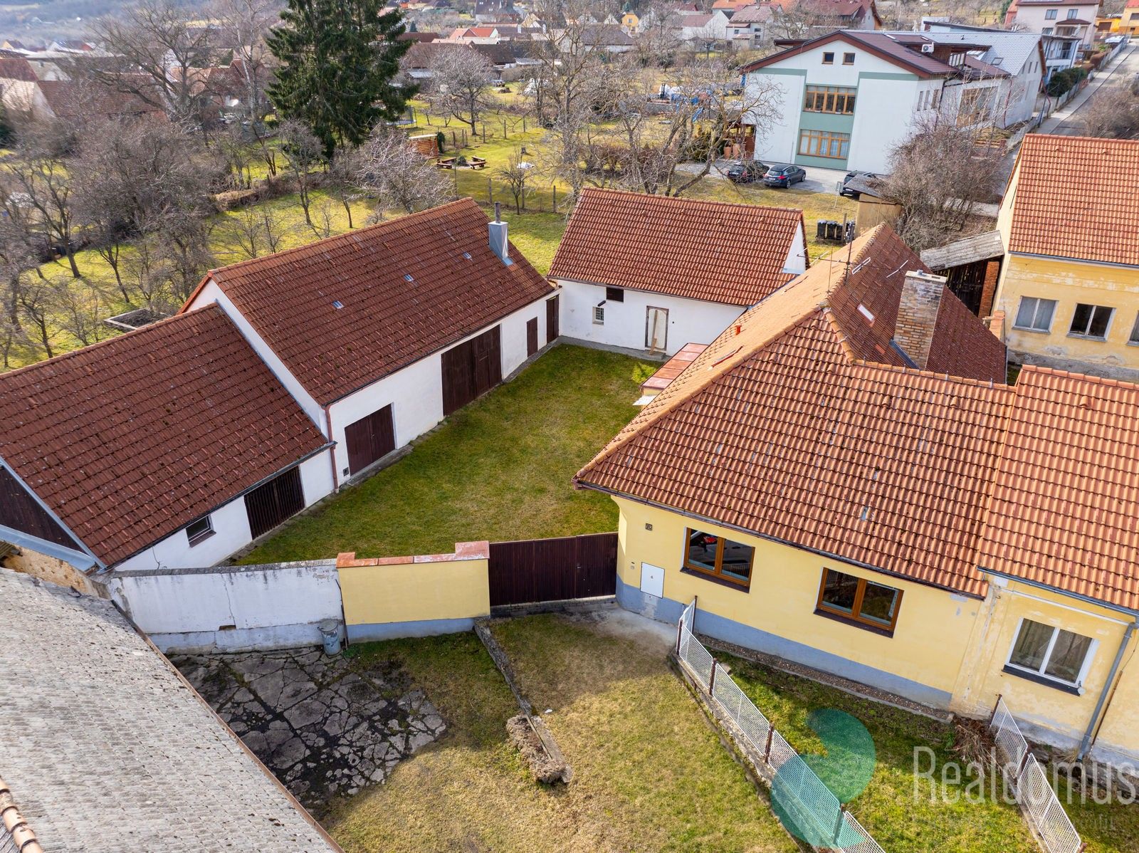 Prodej dům - Prachatická, Lhenice, 680 m²