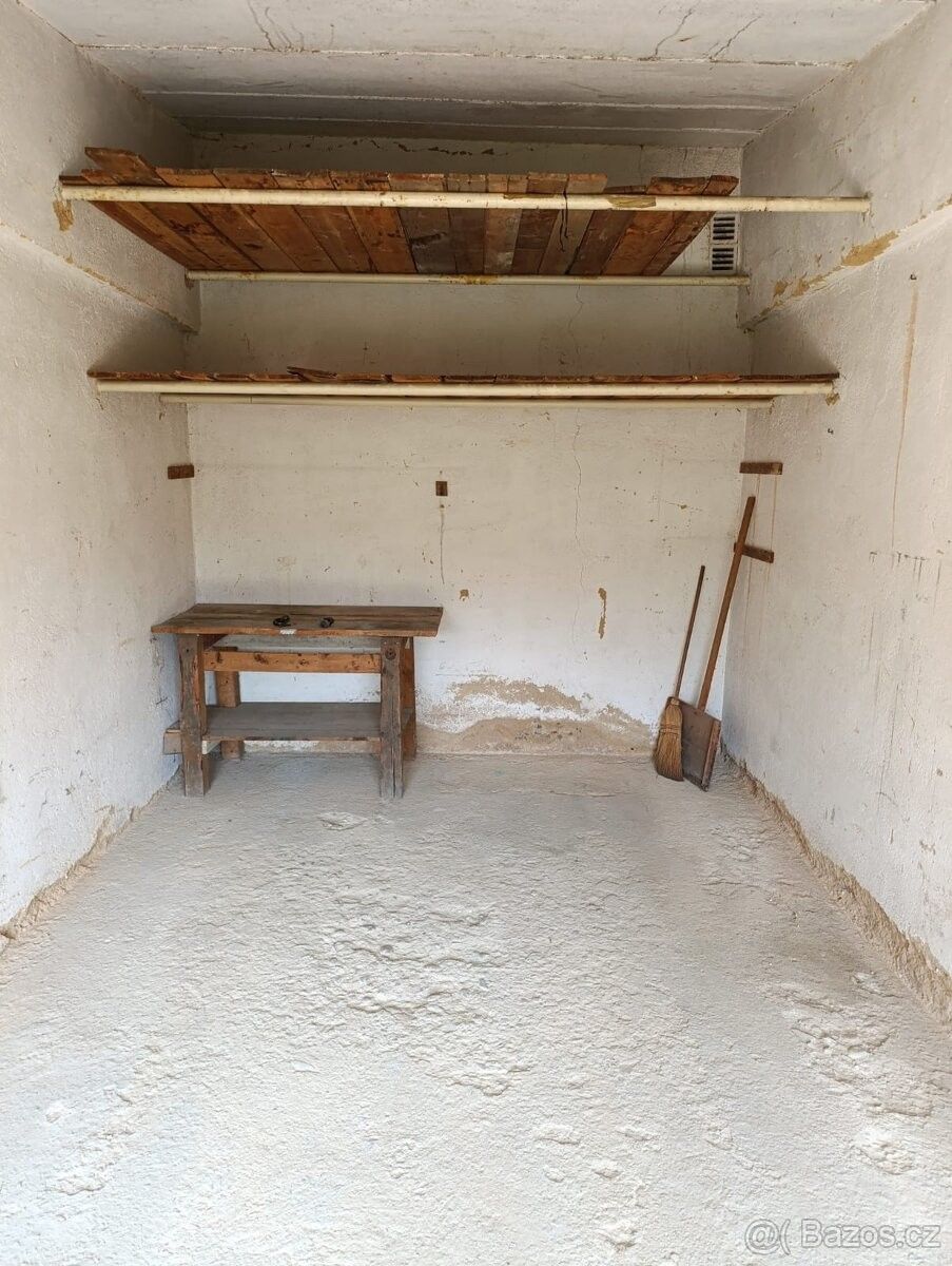 Pronájem garáž - Libčice nad Vltavou, 252 66