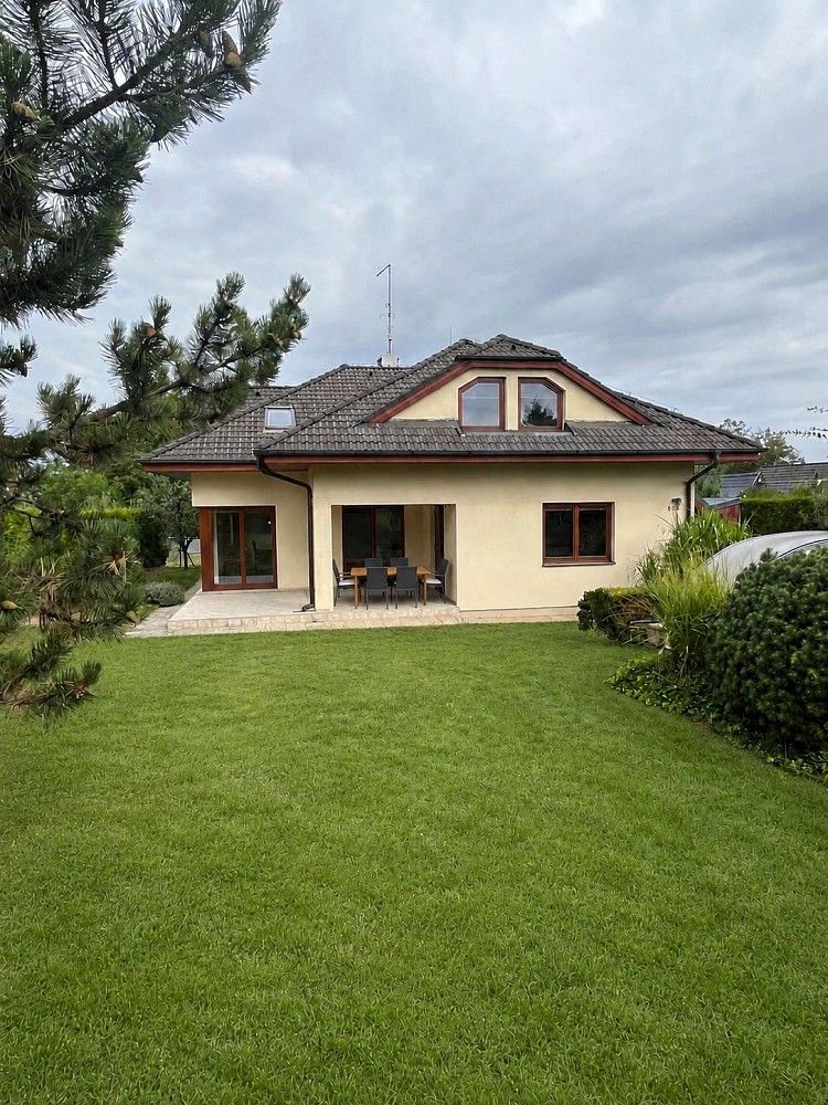 Rodinné domy, Jesenice, okres Praha-západ, Středočeský kraj, 270 m² - 1