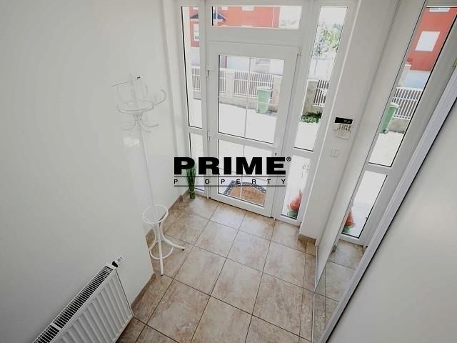 Pronájem rodinný dům - Pod Valem II. 880, Průhonice, 300 m² - 5