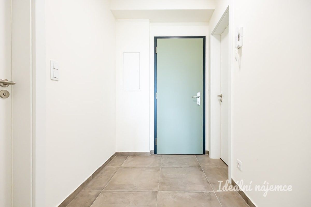 Pronájem byt 2+kk - Arnošta Valenty, Praha, 49 m² - 5