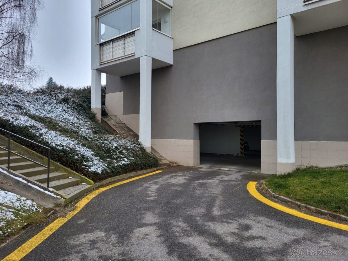 Garáže, Jihlava, 586 01