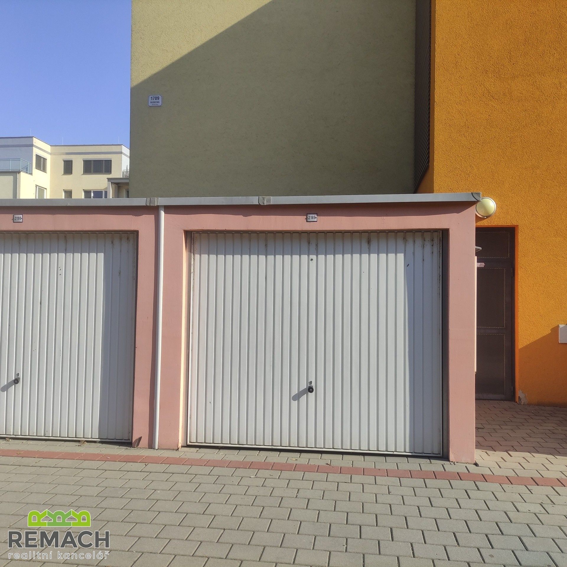 Garáže, Hudecká, Uherské Hradiště, 16 m²