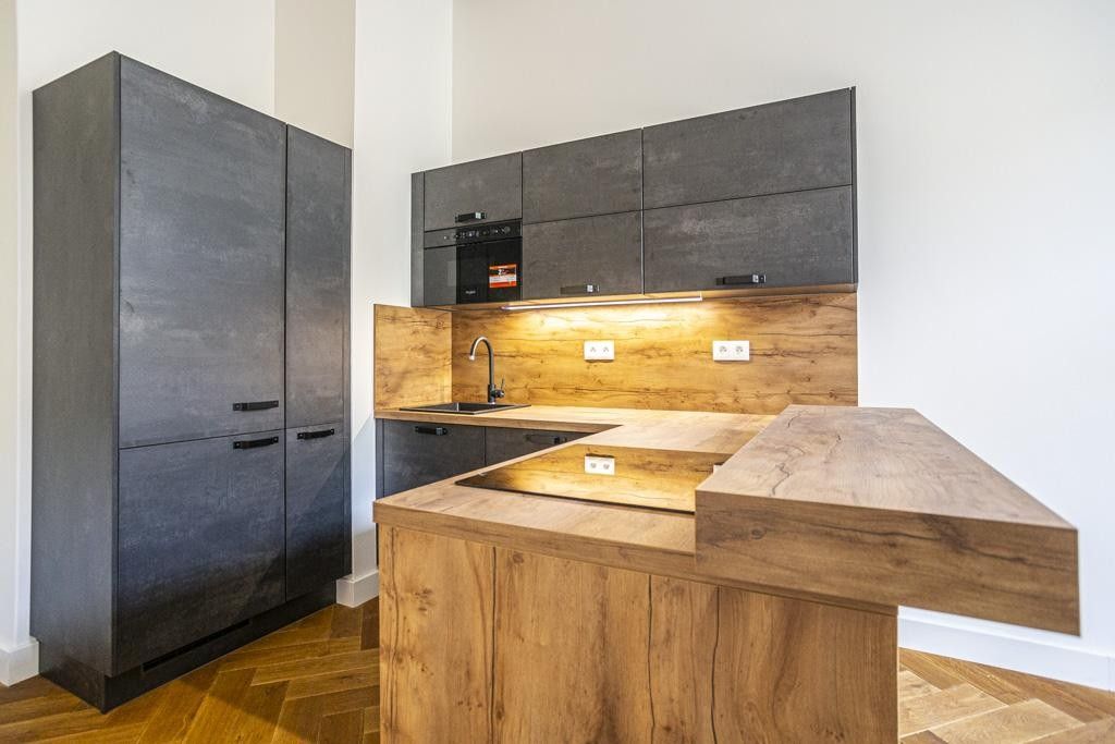 Byt 2+kk · 72 m² · Dlážděná, Praha - 2