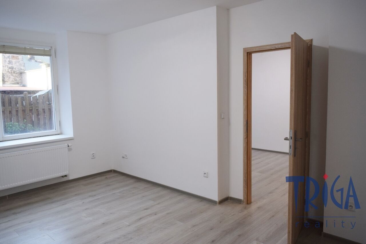 Pronájem byt 2+1 - náměstí T. G. Masaryka, Dvůr Králové nad Labem, 67 m²