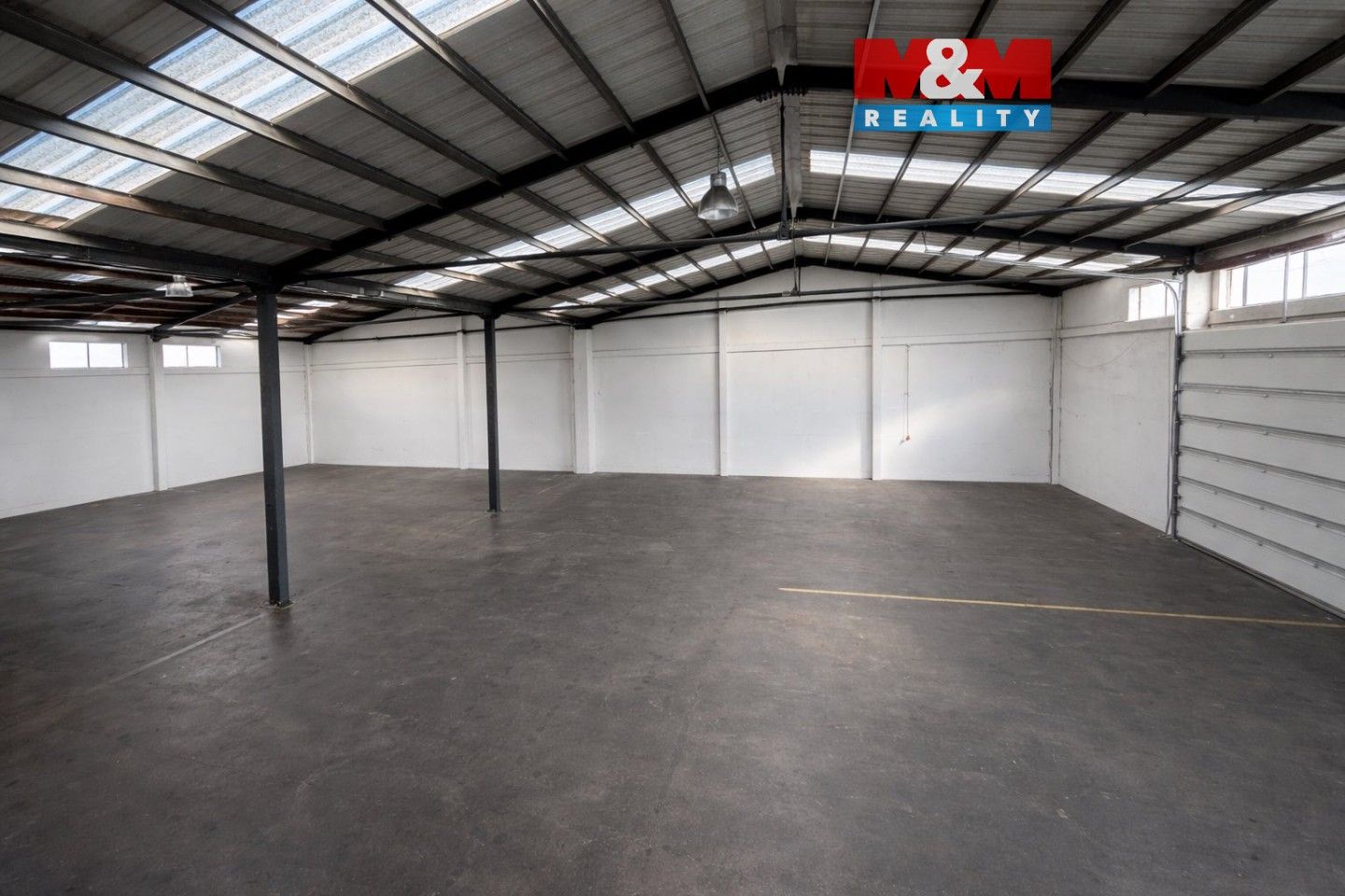 Sklady, Spořická, Spořice, 660 m²