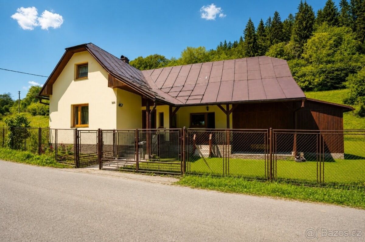 Prodej rodinný dům - Velké Karlovice, 756 06 - 2