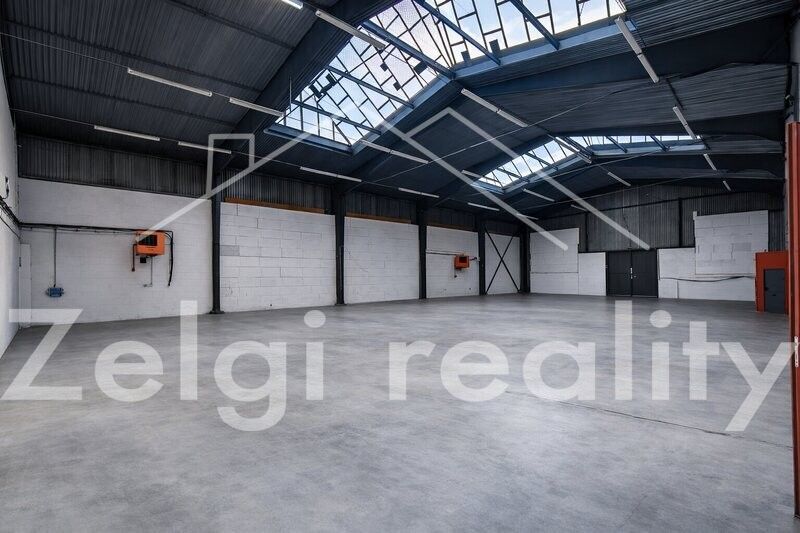 Sklady, Břeclav, 690 02