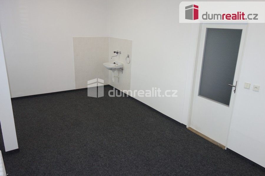 Pronájem kancelář - náměstí T. G. Masaryka, Břeclav, 26 m² - 5