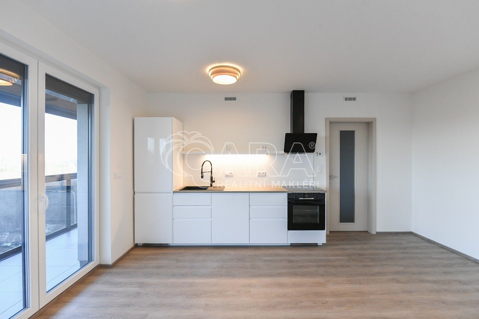 2+kk, Výstavní, Praha, 47 m²