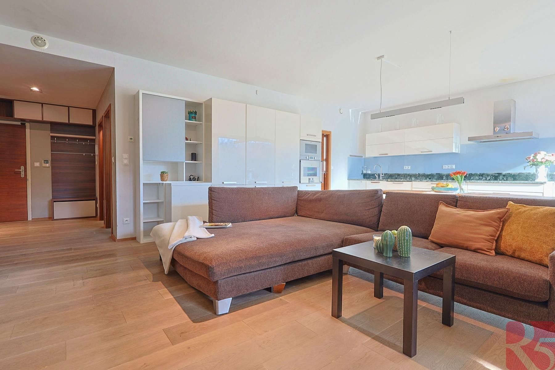 4+kk, V bytovkách, Praha, 116 m²