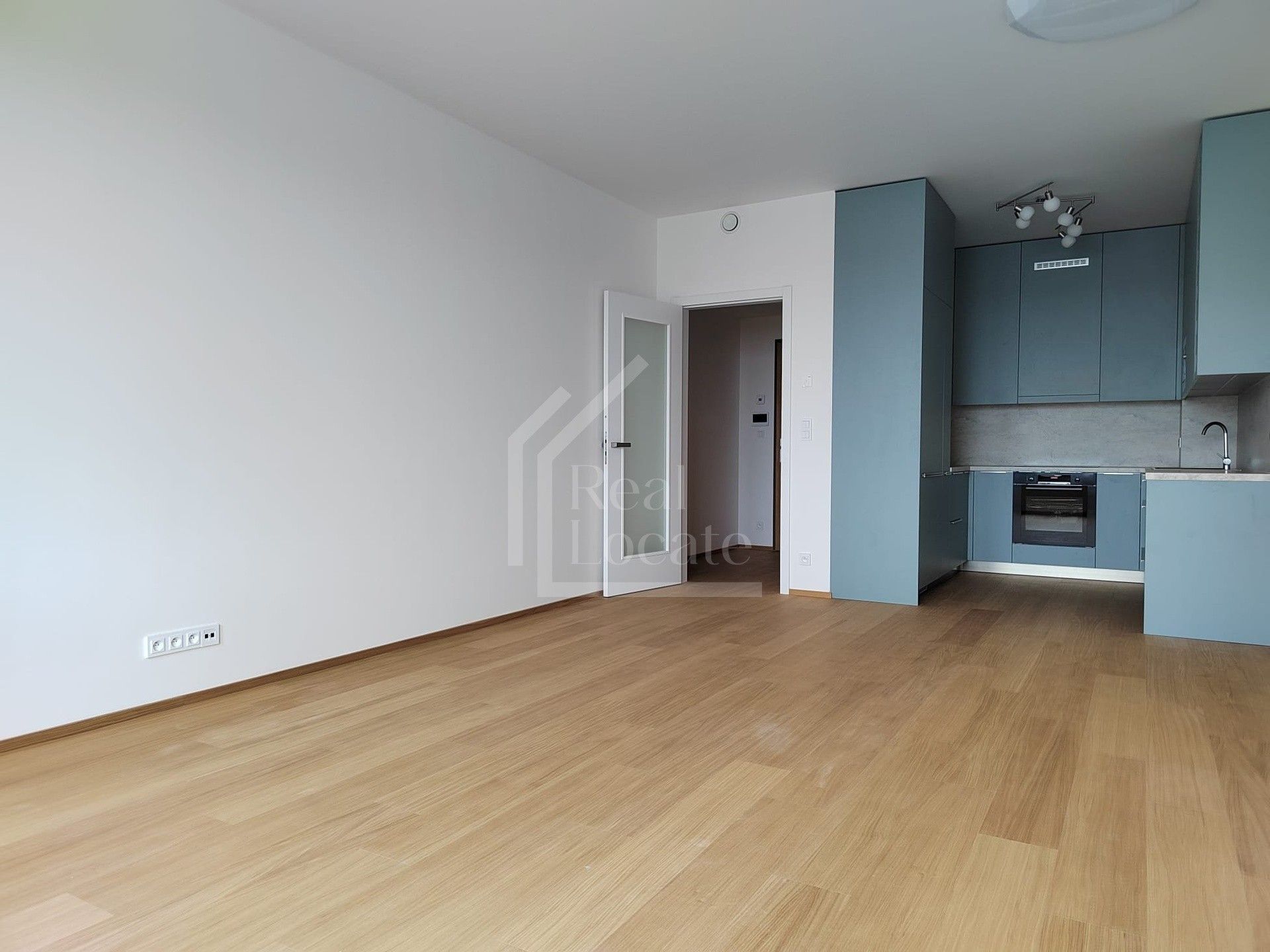 3+kk, V třešňovce, Praha, 82 m²