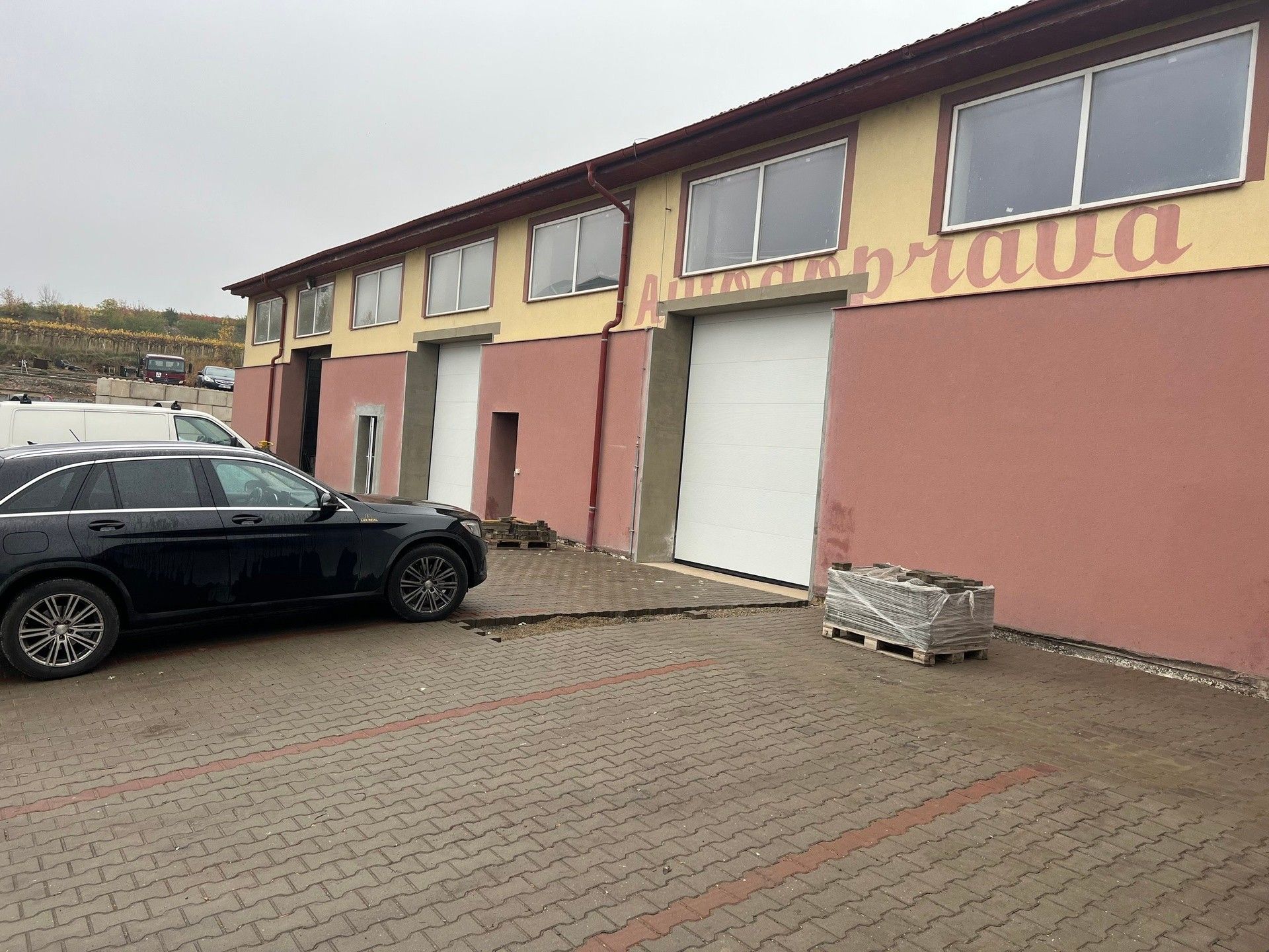 Sklady, U Cihelny, Sokolnice, 125 m²