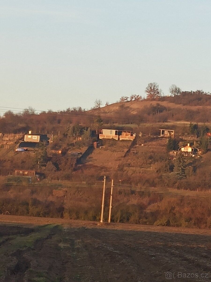 Zahrady, Křešice, 411 48