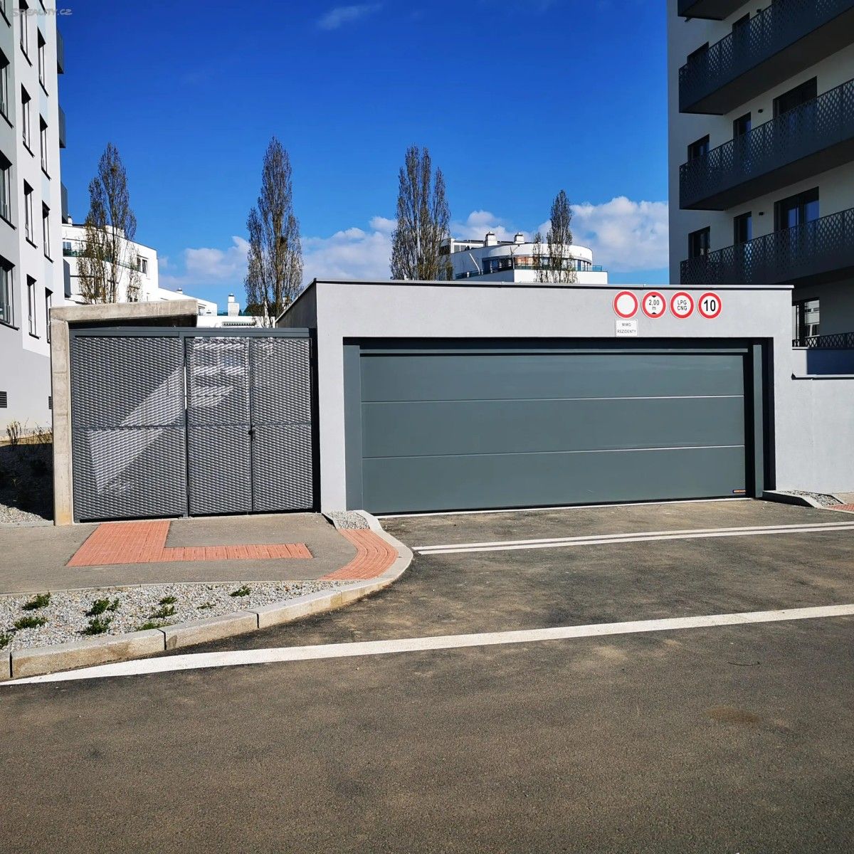Garáže, Divíškové, Praha - Hlubočepy, 13 m² - 2