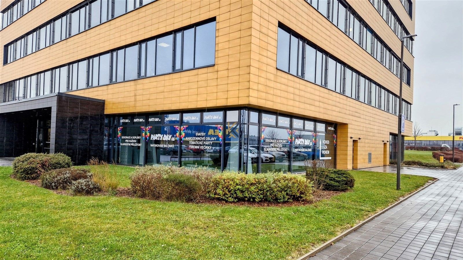 Obchodní prostory, Sezemická, Praha, 150 m²