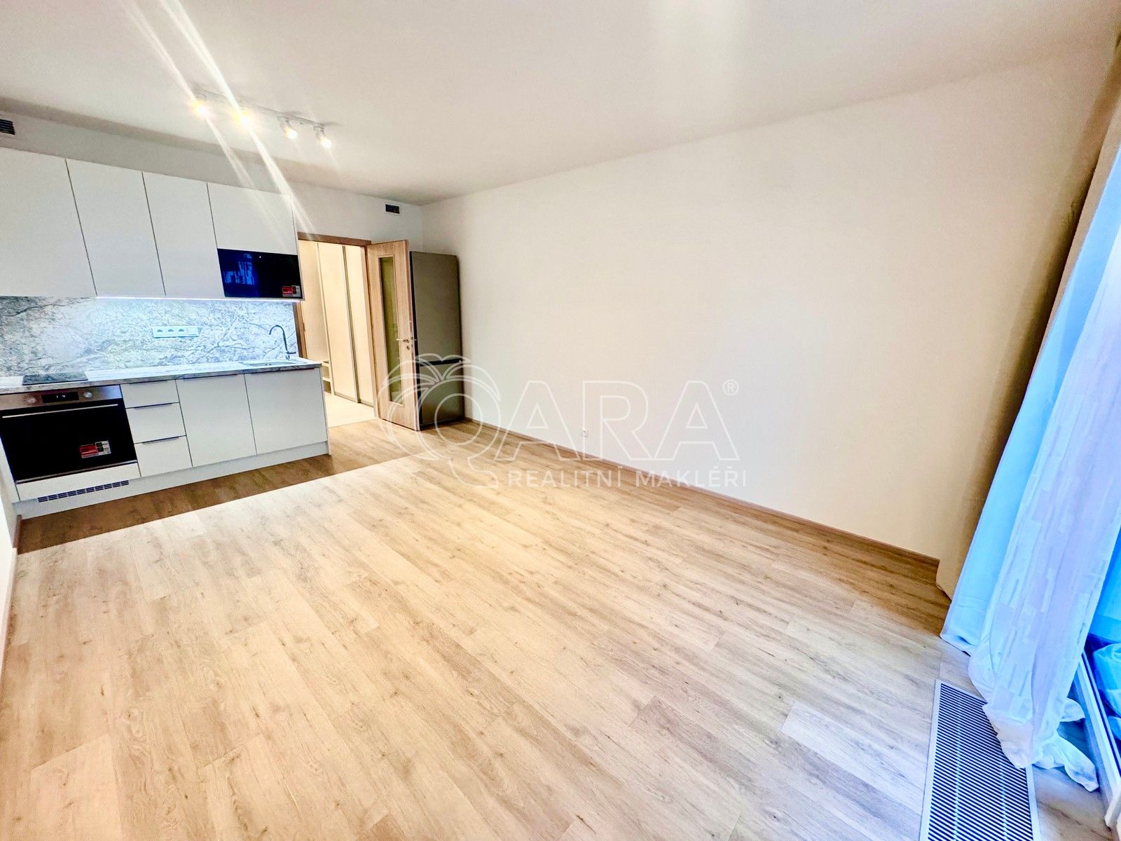 Pronájem byt 1+kk - Poděbradská 1189, Praha, 32 m²