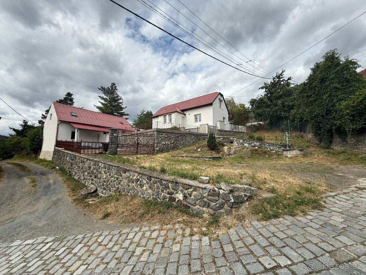 Rodinné domy, Hradištko, 252 09