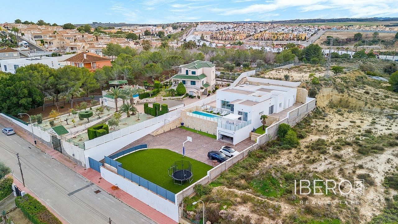 Prodej rodinný dům - Algorfa, ES, 283 m² - 2
