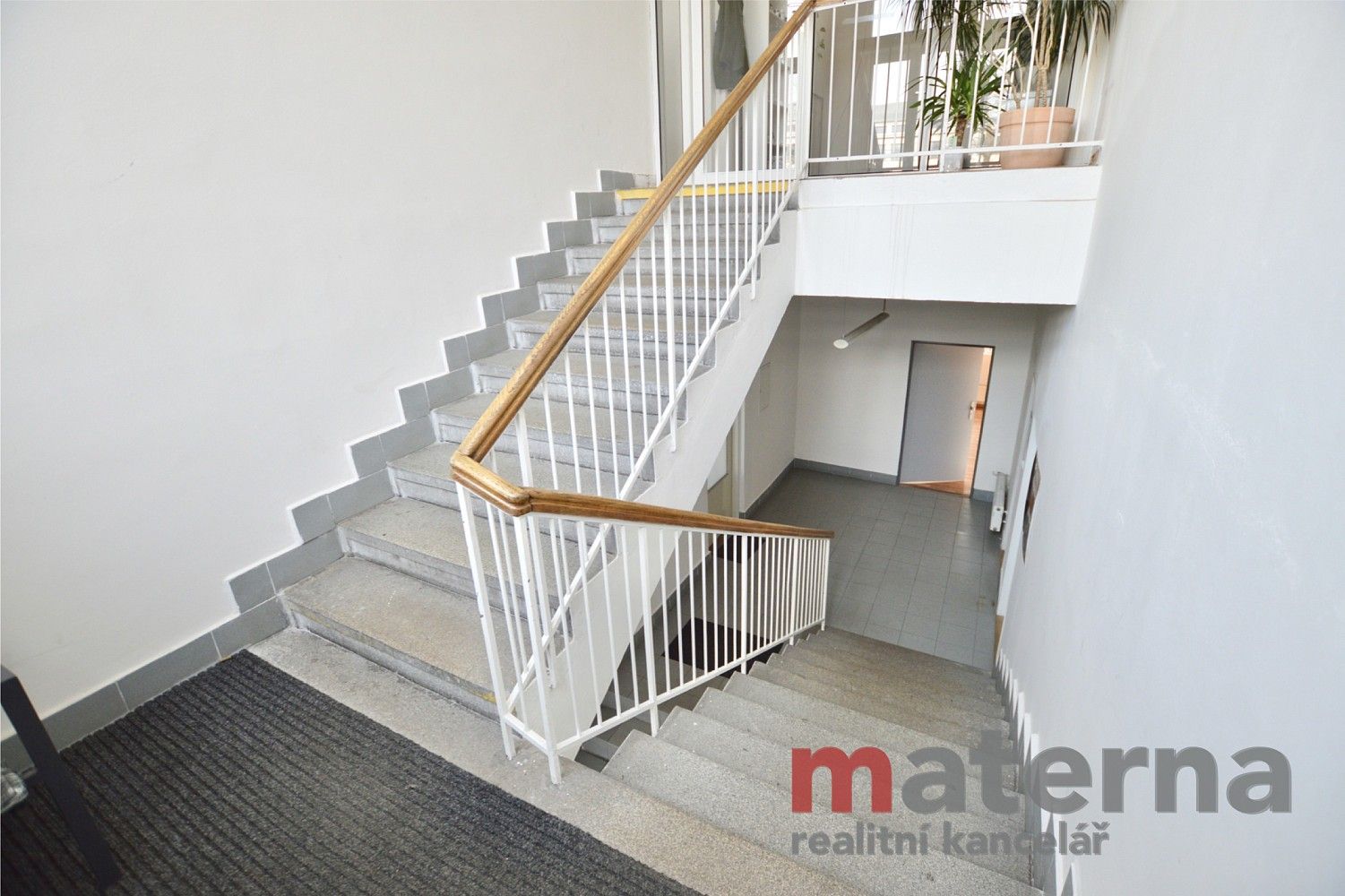Pronájem kancelář - Ocelářská, Praha 9 - Libeň, 44 m² - 5