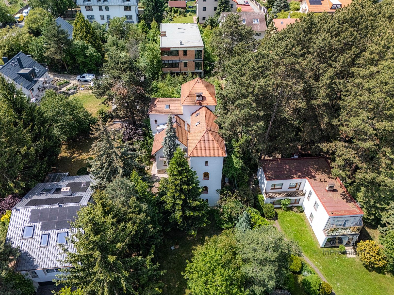 Vily, V borovičkách, Praha, 513 m²