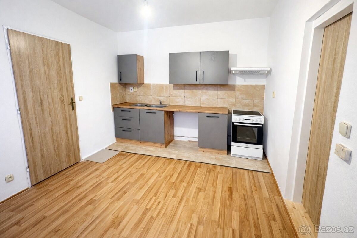 Pronájem byt - Vizovice, 763 12