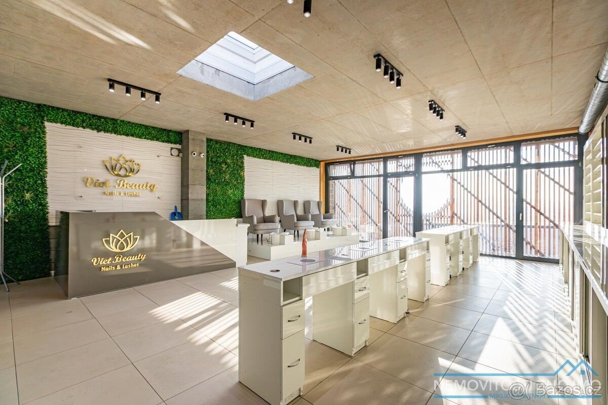 Pronájem obchodní prostory - Bezkov, 669 02