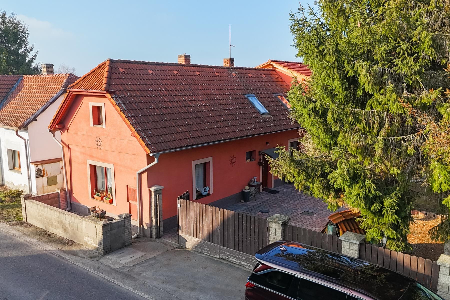 Rodinné domy, Okna, Polepy, 211 m²