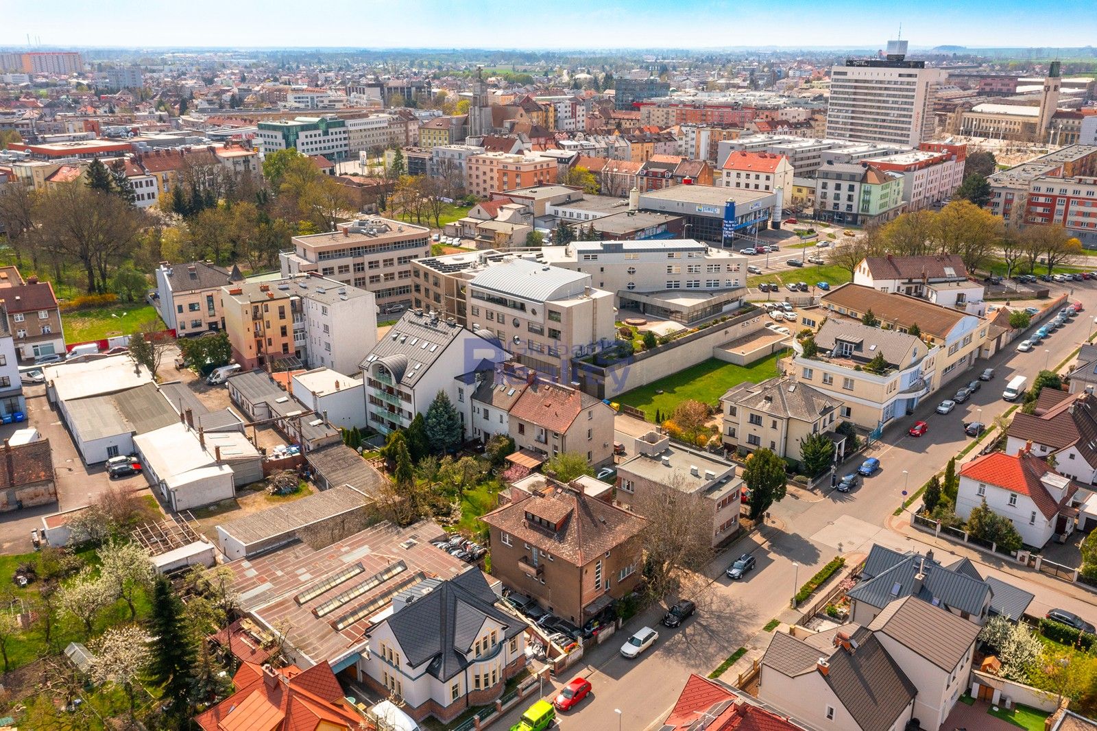 Vila · 340 m² · Karla Čapka, Hradec Králové Pražské Předměstí - 4