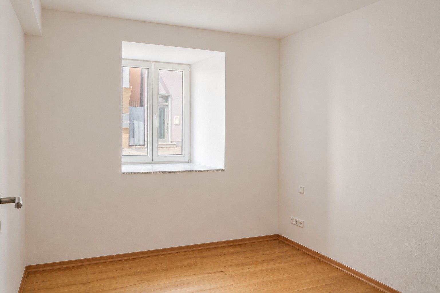 Prodej byt 4+1 - , Bádensko-Württembersko, 92 m² - 5