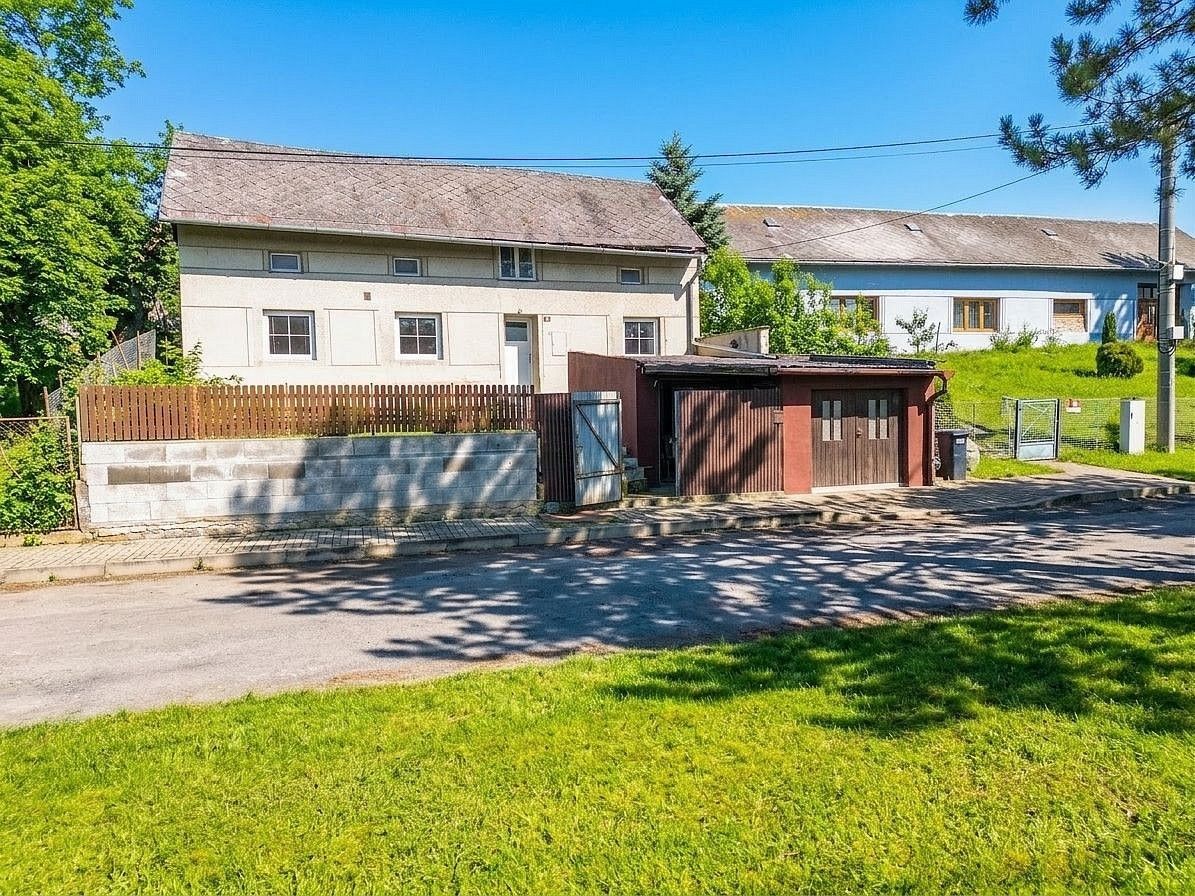 Rodinné domy, Litenčice - Strabenice, okres Kroměříž, 75 m² - 1