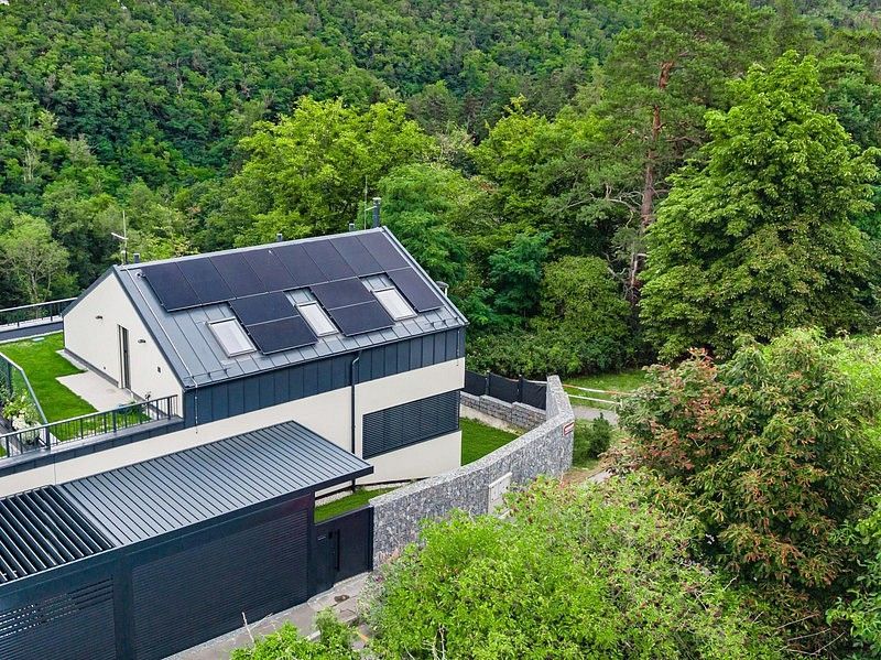 Rodinné domy, Praha 4 - Modřany, 305 m² - 1