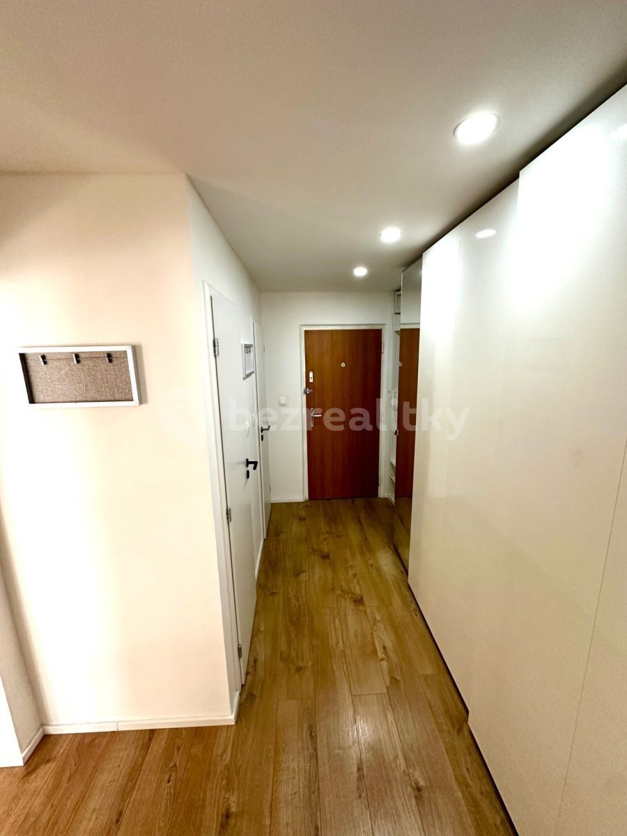 Pronájem byt 2+kk - Frýdlantská, Praha - Kobylisy, 45 m² - 5