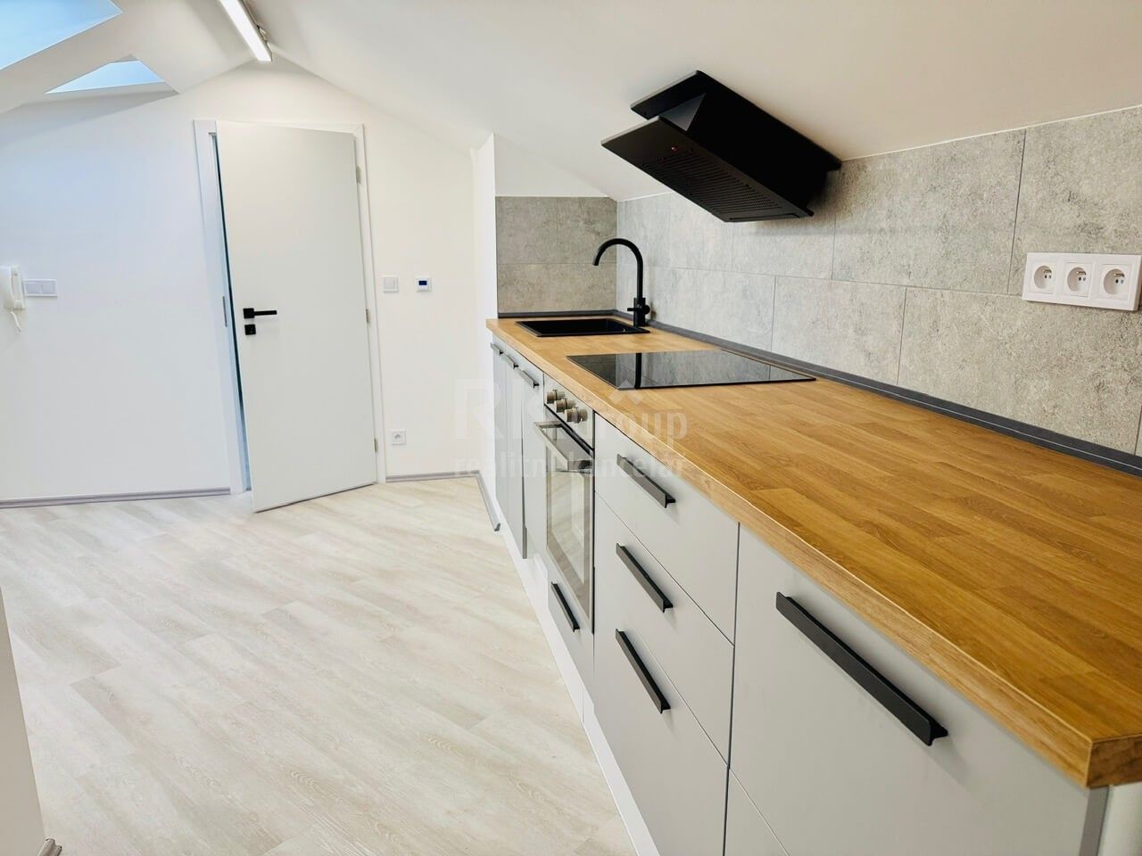 1+1, Podle Kačerova, Praha, 50 m²