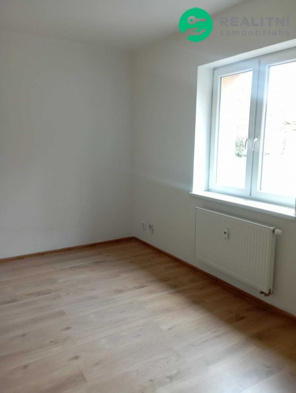 Pronájem byt 1+1 - Ostrava, 40 m²