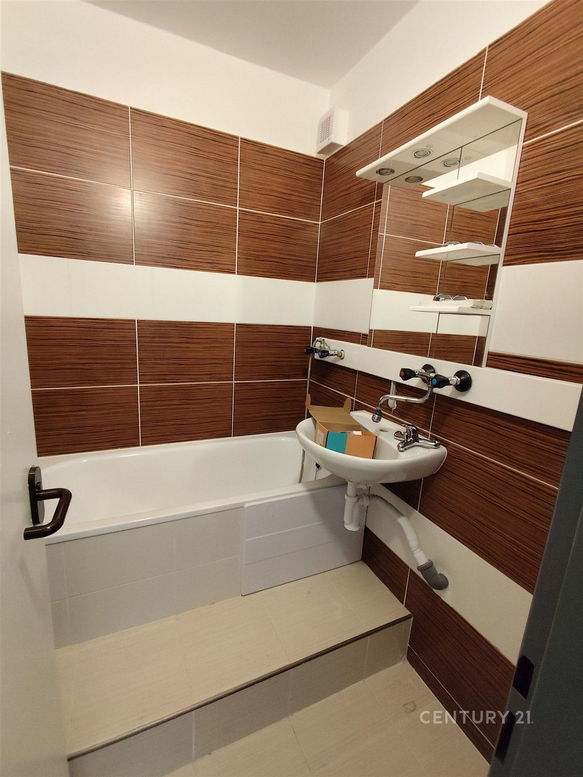 Pronájem byt 1+1 - Otín, Jindřichův Hradec, 41 m²