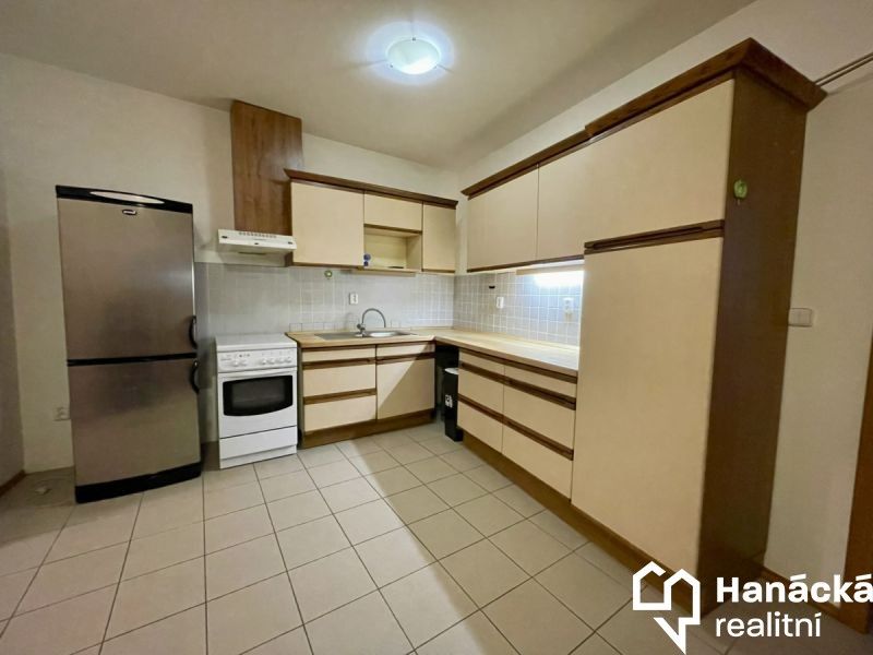 2+kk, Masarykovo nám., Bystřice pod Hostýnem, 75 m²