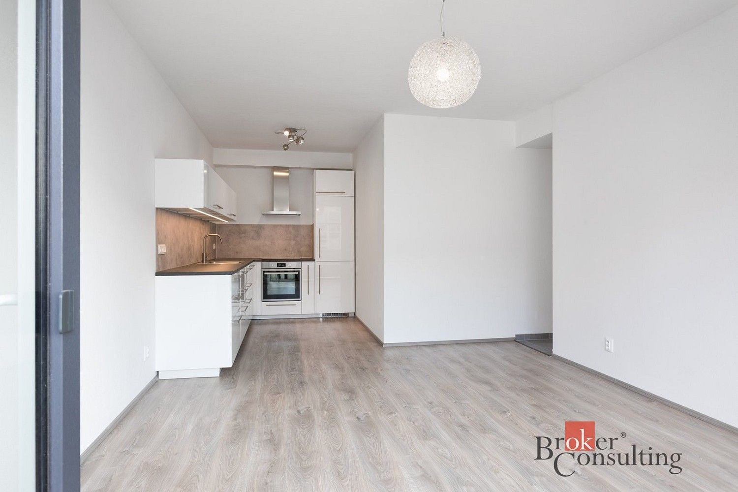 Pronájem byt 2+kk - Mutěnická, Plzeň - Severní Předměstí, 50 m² - 5