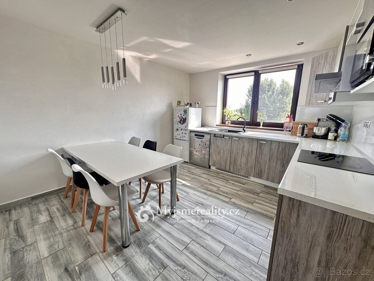 Rodinné domy, Hostim, 671 54