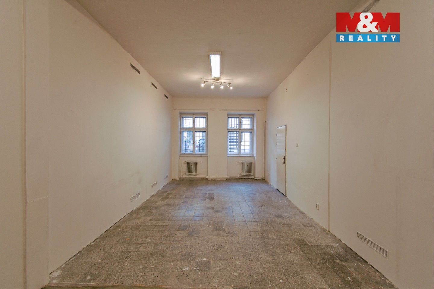 Pronájem obchodní prostory - Náměstí, Valašské Meziříčí, 32 m²