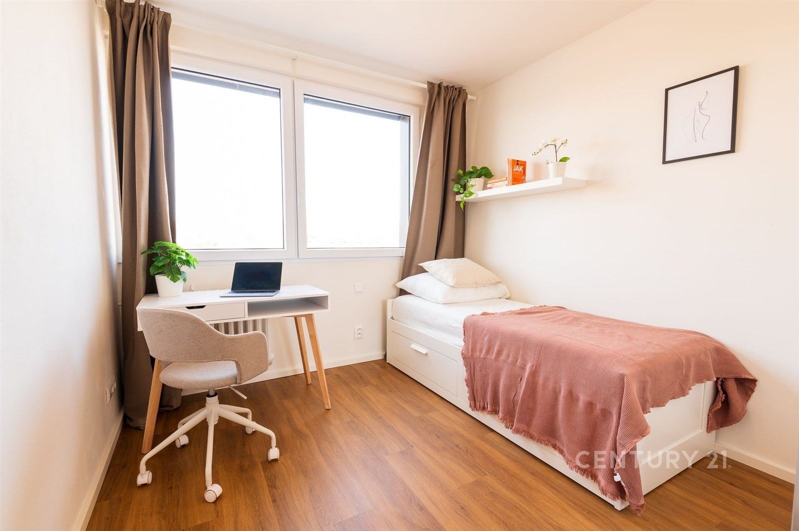 Byty, Roháčova 244, Praha, 10 m²