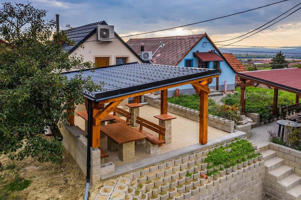 Chaty, Velké Bílovice, Jihomoravský kraj - 1