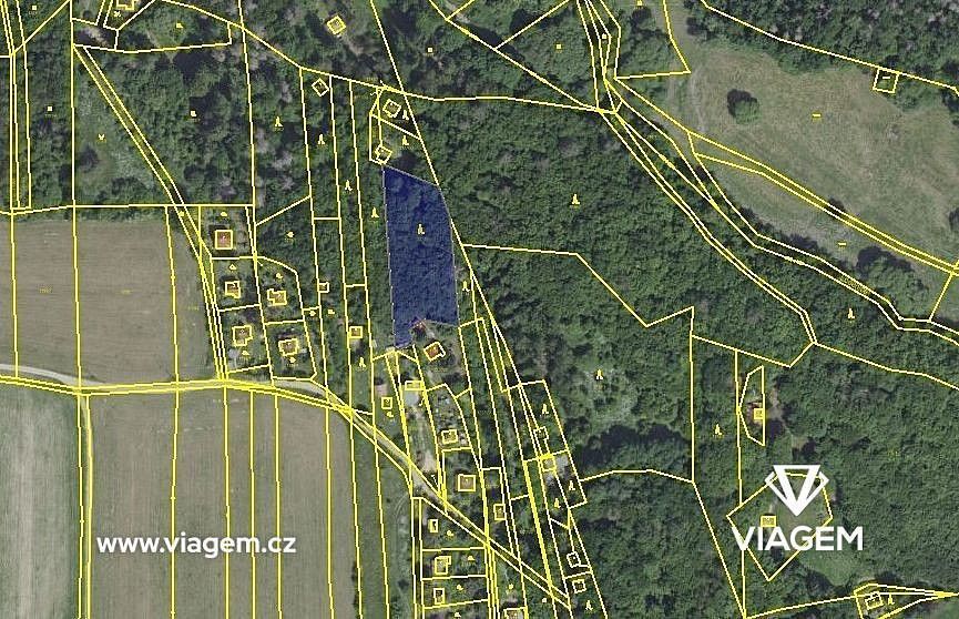 Les, 2 555 m²