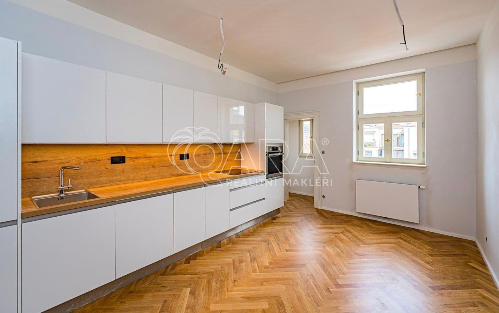 Pronájem byt 3+1 - Opatovická, Praha, 117 m²