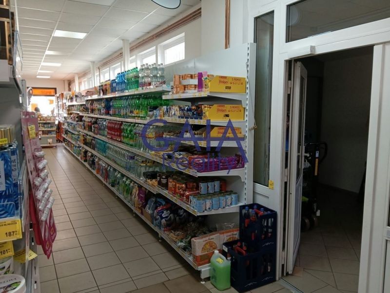 Obchodní prostory · 218 m² · Riegrova, Velim - 4