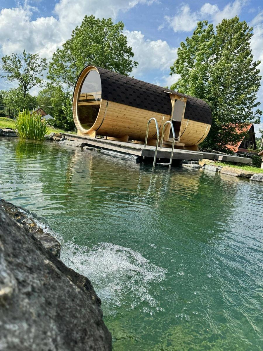 Chaty, Kadov u Sněžného, Kraj Vysočina - 1