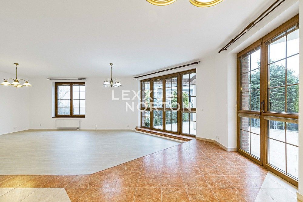 Rodinný dům, 384 m²