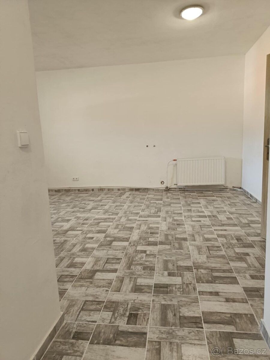 Pronájem byt - Dyjákovice, 671 26